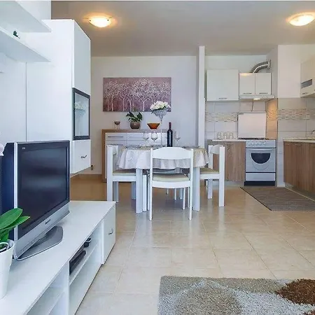 Apartment Duje ***